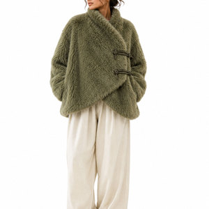 Manteau en fourrure pour femme, style luxueux, manches longues, doux, respirant, en coton, chaud, pour l'hiver, élégant, décontracté, confortable, à porter au quotidien - Product Image 1