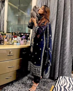 Vêtements indiens et pakistanais de bonne qualité Chinon soie Kurti Palazzo ethnique brodé Palazzo Salwar Kameez au prix de gros - Product Image 6