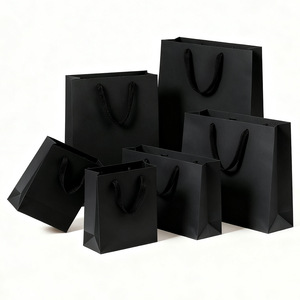 Op voorraad Luxe Zwarte Papieren Shoppertas met Aangepast Logo Lage Minimum Bestelhoeveelheid voor Promotie, Cadeau & Retail Gebruik - Product Image 4