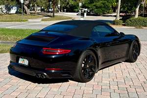 รถปี 2019 สำหรับ 911 Carrera Sedan เครื่องยนต์ 370 แรงม้า Turbo Flat-6 แพ็คเกจพรีเมียม พลัส ไมล์น้อย พวงมาลัยซ้าย ภายในสีเข้ม เบาะหนัง ล้อแม็ก R19 - Product Image 3