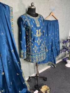 Clásico elegante vestido informal de cuello redondo Mujer crepé algodón estampado Digital bordado Floral corto hasta la rodilla diseño Chinon seda - Product Image 5