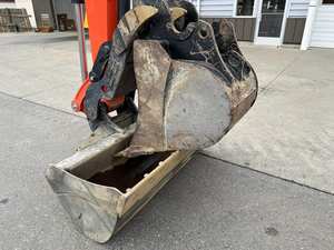 Chargeuse sur chenilles Kubota KX080-4S2 2022 - Classe 8 tonnes, moteur diesel puissant, boîte de vitesses et pompe efficaces - Product Image 4