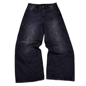 Nuestra Experiencia Artesanal Garantiza que Cada Piedra Permanezca Firmemente Fijada en tu Nueva Falda Vaquera con Pedrería Favorita - Product Image 3