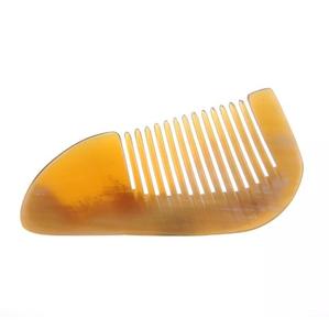 Peine de Cuerno de Búfalo Natural Ecológico, Hecho a Mano en India, de Alta Calidad - Product Image 1