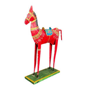Caballo Pintado a Mano en Hierro con Diseño de Plantas para Decoraciones de Diwali - Product Image 1