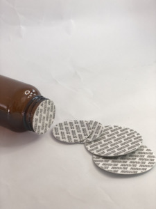 Film d'étanchéité en plastique auto-adhésif de qualité alimentaire personnalisé avec autocollant pour l'alimentation, les produits pharmaceutiques et les cosmétiques - Product Image 3