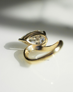 3.74 Ct allongé poire coupe Moissanite bague de fiançailles pour les femmes étincelant poire forme Solitaire élégant larme goutte proposition anneau - Product Image 3