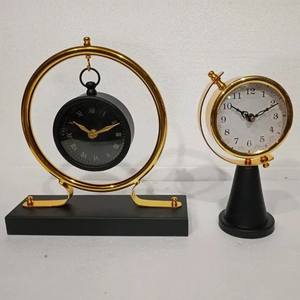 Reloj de mesa de metal de estilo vintage, forma redonda y latón, acabado antiguo, decoración del hogar para sala de estar - Product Image 3