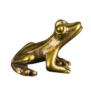 Escultura de rana antigua fundida, decoración del hogar, figurita de rana de lujo, objeto decorativo, artesanías de Metal a precio competitivo - Product Image 1