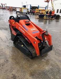 Chargeuse compacte Kubota SCL 1000 d'occasion, composants essentiels de haute qualité : moteur, roulement, boîte de vitesses, pompe, modèle 2023, haute performance énergétique - Product Image 5