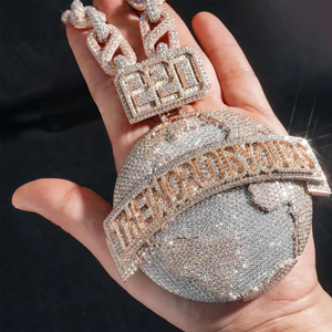 Charme personnalisé pour hommes Pendentif Moissanite glacé Pendentif Hip Hop Pendentif de forme ronde pour hommes Bijoux de mode - Product Image 1