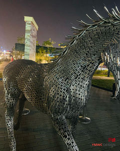 Artesanía nórdica de fibra de vidrio, estatua de caballo, adornos de lujo para el hogar, oficina, decoraciones navideñas, vida de lujo ligera - Product Image 3