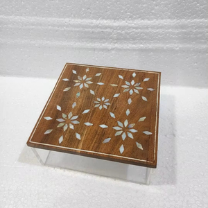 Caja de Dulces Acrílica Opulenta con Tapa de Madera Pulida con Madreperla, Caja Técnica Hecha a Mano, Dulces Festivos, Chocolates, Presentación de Regalos - Product Image 1