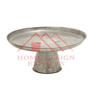 Soporte de pastel de metal con acabado dorado 2025 con cúpula de vidrio Soporte de exhibición de pastel de metal - Product Image 2