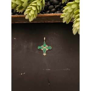 Pendentif Zuni fait main en opale (synthétique) et argent sterling, style religieux, or rose et motif numérique - Product Image 4