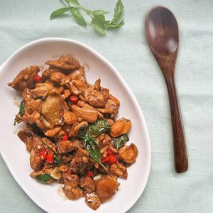 Cuillère de service artisanale en bois plaqué or, écologique, à long manche, avec finition miroir et logo personnalisé pour les fêtes - Product Image 1