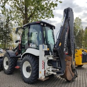 Chargeuses-pelleteuses HYDROMEK 62 SS d'occasion durables avec moteur Euro5, transmission sur chenilles et haute efficacité à vendre - Product Image 3