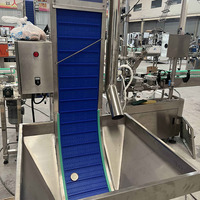 Machine de capsulage linéaire |   Capsuleuse automatique pour un couple constant sur les bouteilles et les bocaux