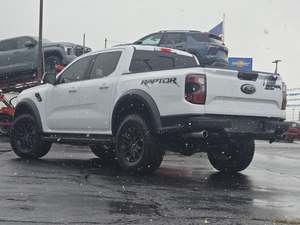Ford Ranger Raptor SuperCrew 2024 USADO, 4x4, Volante a la Izquierda, Interior Oscuro, Asientos de Cuero, Neumáticos R19, Automático - Product Image 4