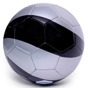 Ballon de football durable taille 5 en cuir PU avec excellente rétention d'air pour l'entraînement et la pratique des adolescents, fabriqué au Pakistan - Product Image 2