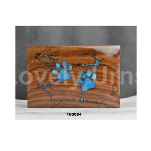 Urna de cremación de madera maciza con pata azul grabada para adultos para cenizas humanas Urna funeraria con bolsa de terciopelo gratis - Product Image 1