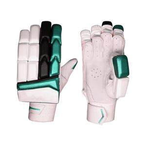 Guantes de bateo de cricket con estilo de alta calidad Agarre cómodo con parche de pulgar de PVC Entrega rápida para bateador - Product Image 1