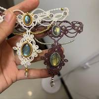 Collier Macramé Fait Main en Argent Sterling Plaqué Or Vintage avec Pendentif Labradorite Blanche et Sertissage à la Main Entièrement Monté