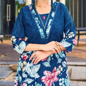 Ensemble coordonné de luxe Unity en rayonne bleu marine à imprimé floral, élégant ensemble Kurti et pantalon pour femmes - Product Image 1