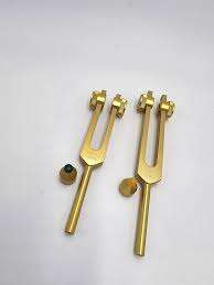 Juego de 9 Diapasones de Solfeggio y 9 Diapasones de Chakra con Peso Dorado, Afinados a .25Hz para Sanación por Sonido - Product Image 3