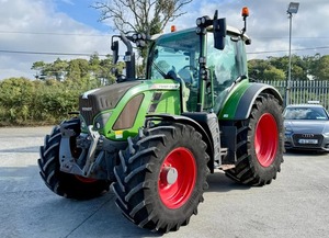 Tracteur agricole Fendt 220 CV, moteur 4x4, cabine fermée, machine agricole robuste - Product Image 4
