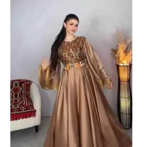 Afghani Vantage Coins Robe de mariage pour la fête de travail Tradition afghane Tenue assortie artisanale pour les couples et les enfants - Product Image 4