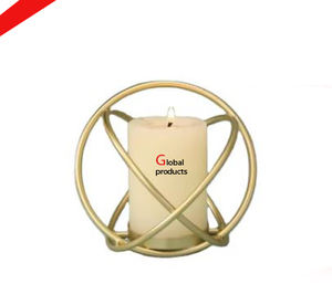 Portavelas decorativo de mesa de diseño de metal con acabado dorado para restaurante y bar de hotel - Product Image 1