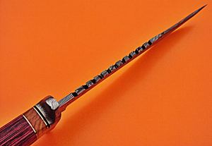 Couteau Bowie en acier Damas forgé à la main, motif torsadé, lame fixe, couteau de chasse et de camping, manche en bois dur - Product Image 3