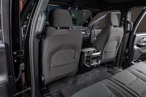 2024 R M 1500 Big-Horn Crew Cab AWD, Volante a la Izquierda, Cuero, Caja de Cambios Automática, Cámara Trasera, Motor Inteligente, Techo Panorámico, Aleación de Aluminio - Product Image 3