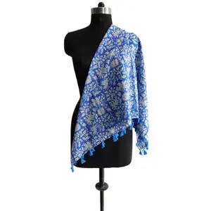 Coton bleu fait à la main imprimé fleuri doux Dupatta cou écharpe femmes vêtements d'été gland Hijab châle Bandana