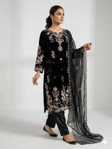 Ensemble prêt-à-porter entièrement cousu avec broderie de designer, haut en tissu Roman Glass et bas en tissu Roman Glass, et dupatta en organza. - Product Image 4