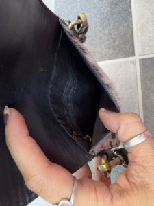 Offre Spéciale léger concepteur véritable peau de vache cheveux fourrure unisexe sac à bandoulière outil à la main sculpture en cuir téléphone sac à main petite taille unique - Product Image 6