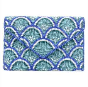 กระเป๋าคลัทช์เรซิ่นดีไซน์ทันสมัยจาก Bold Beauty ตกแต่งด้วยเพชรและลายดอกไม้ งานฝีมือเรซิ่นจากอินเดีย - Product Image 5