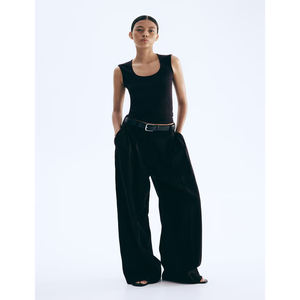 Débardeur court de sport sans coutures, respirant et léger pour femme, tendance 2026, idéal pour la course et le fitness, coupe ajustée, sans manches - Product Image 5