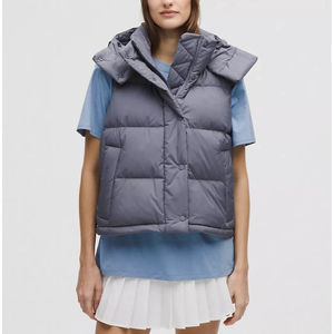 Gilet matelassé confortable pour femmes, veste légère et chaude, élégante, sans manches, vêtements d'extérieur, vente en gros, OEM, ODM, prix bas - Product Image 1