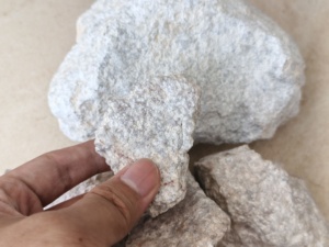 Pyrophyllite hiệu suất cao vượt trội như một chất mở rộng lớp phủ chống ăn mòn, tạo thành một hàng rào dày đặc chống lại sự xâm nhập của độ ẩm - Product Image 1