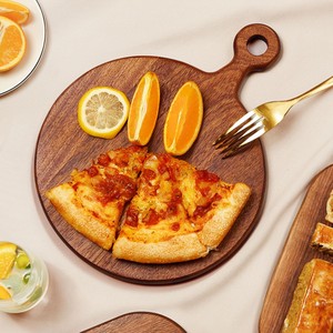 Planches à plateau rondes en bois meilleur prix plateaux de service à fromage et à pizza planches à fromage en bois marque privée acceptée - Product Image 1