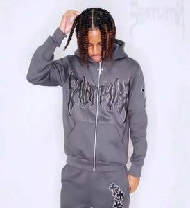 Conjunto de Sudadera con Capucha y Pantalones Deportivos Bordados para Hombre con Serigrafía, 100% Algodón Felpa, Impermeable, Alta Calidad - Product Image 1