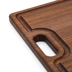 Planche à découper carrée en bois durable personnalisée, fabriquée à la main à partir de bois d'olivier tunisien, durable et lavable au lave-vaisselle, artisanat Saniya - Product Image 3