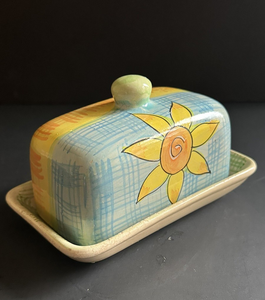 Beurrier en céramique rouge peint à la main, décor artistique de cuisine, disponible à prix de gros. - Product Image 2