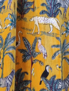 Cortina opaca de terciopelo amarillo con estampado de animales de la jungla moderna de alta calidad, cortinas decorativas de lujo para uso doméstico y hotelero - Product Image 3