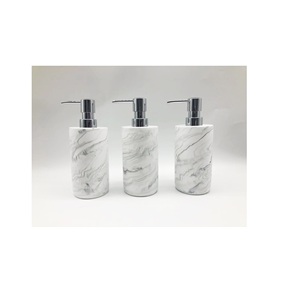 Ensemble de salle de bain en résine époxy, bouteille de lavage à la main et porte-brosse de pompe en laiton avec ensemble de 2 pièces articles décoratifs - Product Image 5