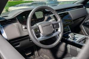 2024 P530 Autobiography LWB Twin-Turbo V8, AWD - Product Image 3