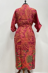 Kimono de Seda con Diseño de Sari Indio Vintage, Cuello en V, Suave y Térmico, para Playa o Fiesta, Hecho a Mano, para Mujer, con Logotipo Frontal, Ideal como Regalo - Product Image 3