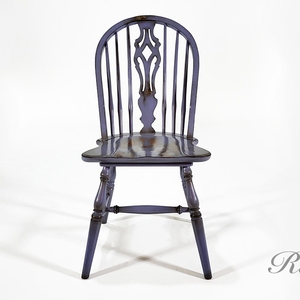 La chaise de salle à manger de la série 8227 est fabriquée en bois d'acajou vieilli de haute qualité, garantissant une robustesse et une durabilité élevées. - Product Image 6
